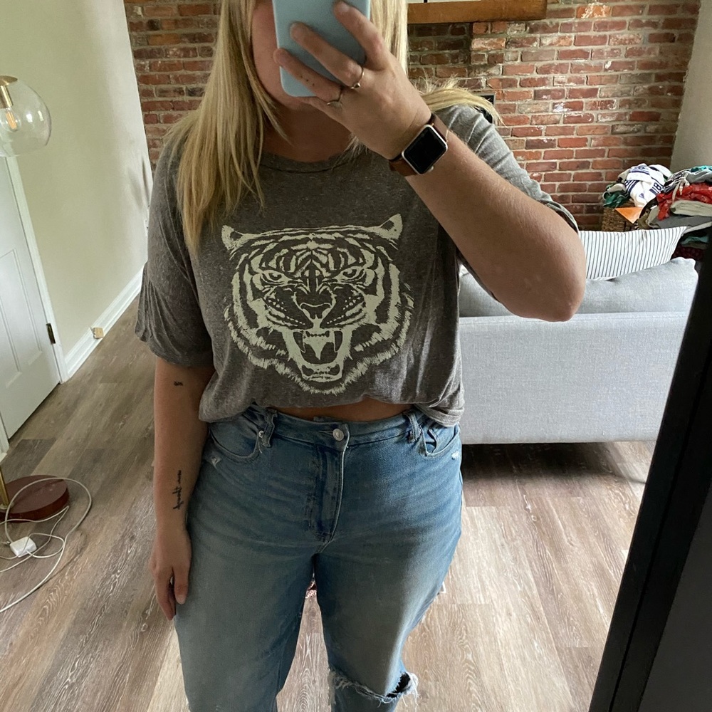 Local boutique tee